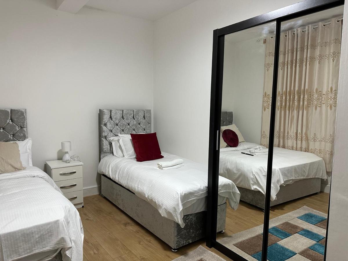 City Lodge Shadwell London Exterior photo